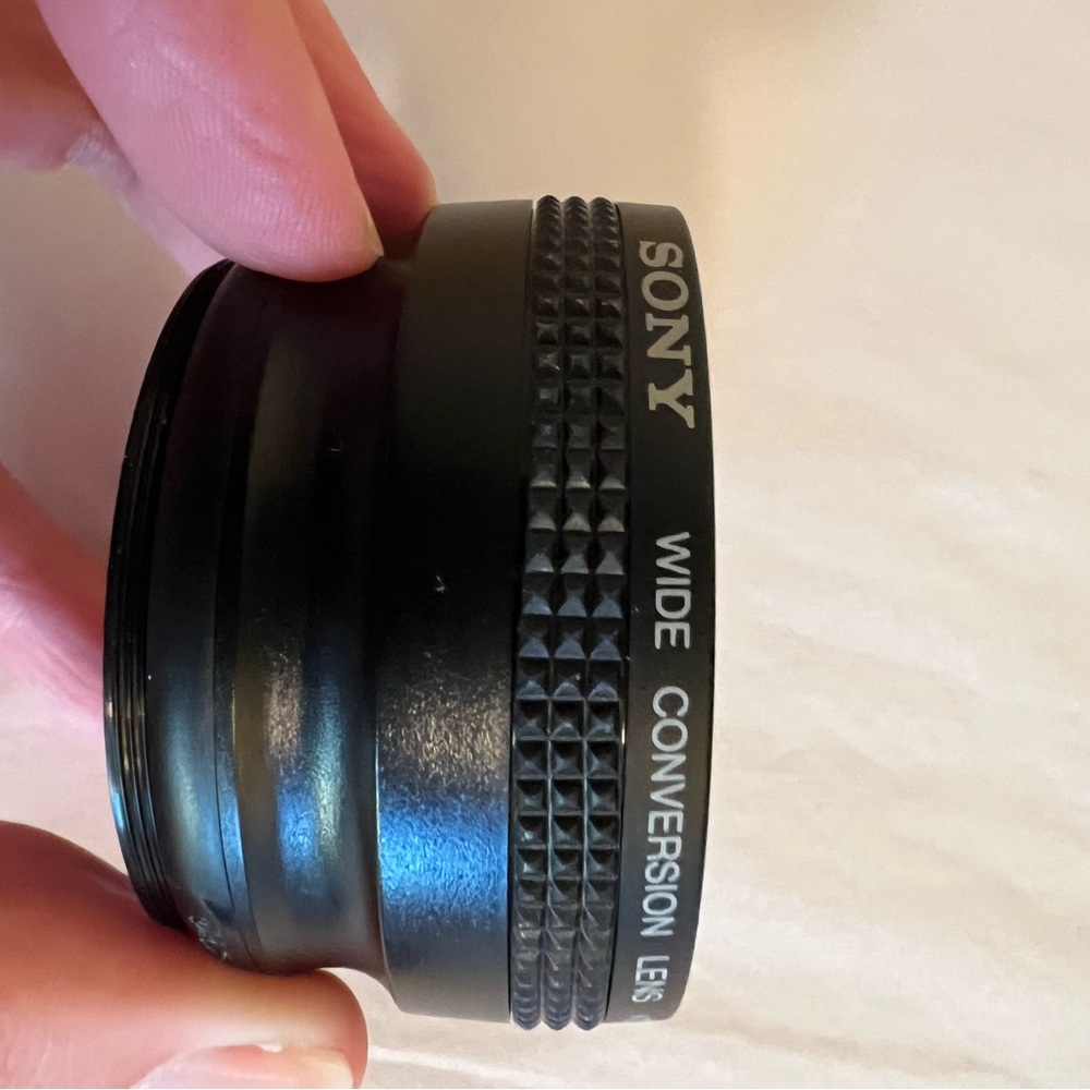 Sony Conversion Lens - Picture 2 of 6